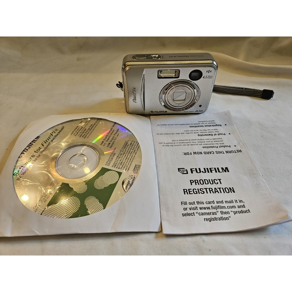 Fujifilm FinePix A345 4.1 MP Digital Camera Silver - Read!